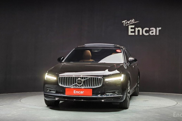 2023 Volvo S90 с пробегом 12 709 км