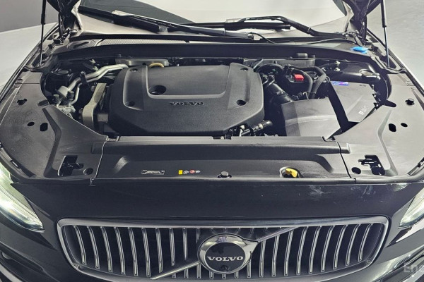 2023 Volvo S90 с пробегом 12 709 км
