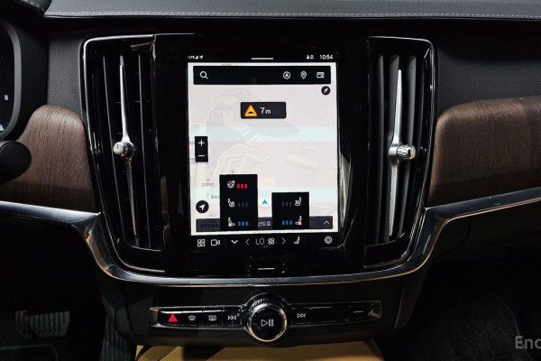 2023 Volvo S90 с пробегом 12 709 км