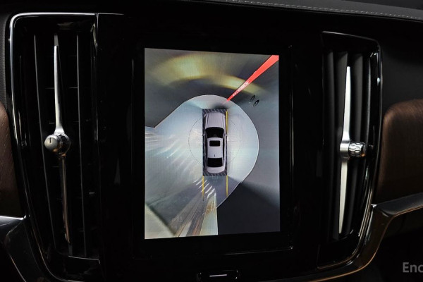 2023 Volvo S90 с пробегом 12 709 км