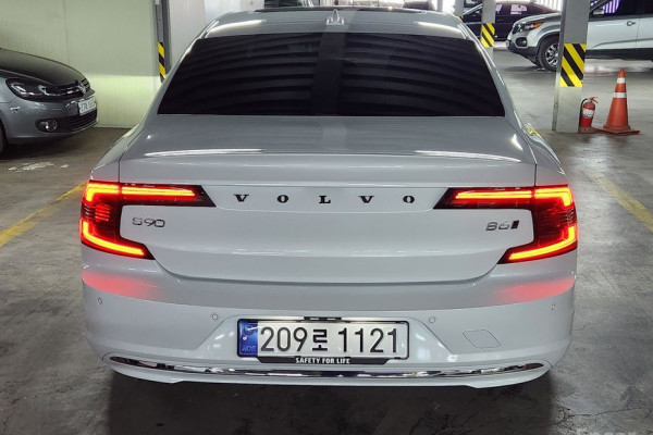 2024 Volvo S90 с пробегом 11 696 км