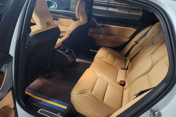 2024 Volvo S90 с пробегом 11 696 км