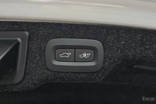 2024 Volvo S90 с пробегом 11 696 км