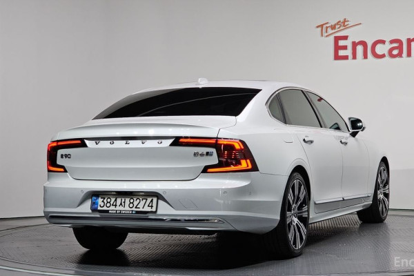 2022 Volvo S90 с пробегом 77 635 км