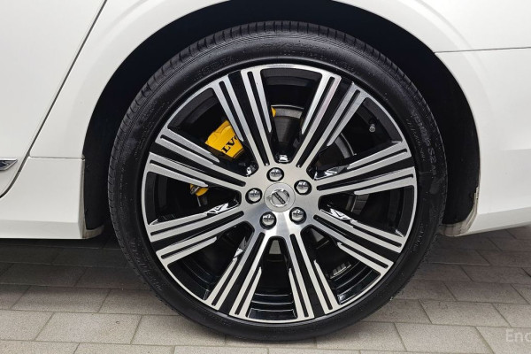 2022 Volvo S90 с пробегом 77 635 км