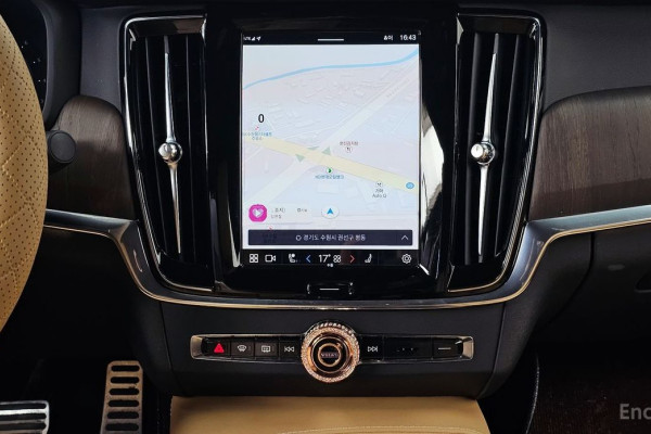 2022 Volvo S90 с пробегом 77 635 км