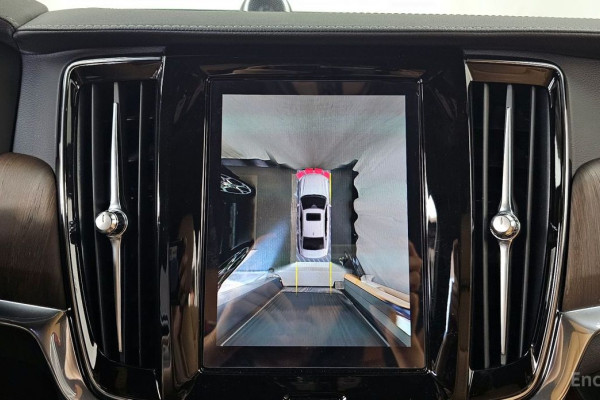 2022 Volvo S90 с пробегом 77 635 км