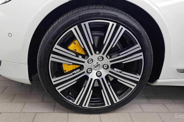 2022 Volvo S90 с пробегом 77 635 км