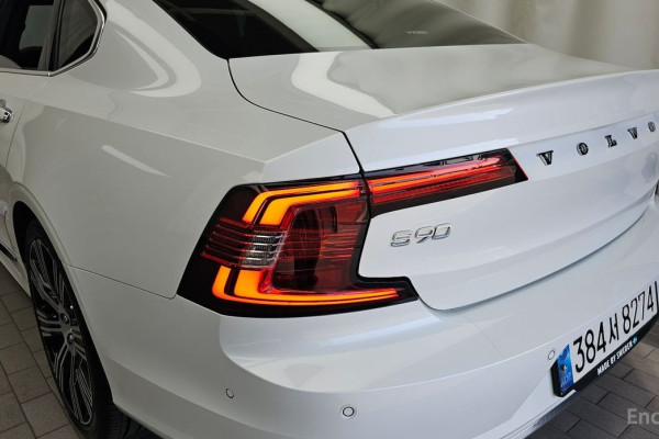 2022 Volvo S90 с пробегом 77 635 км
