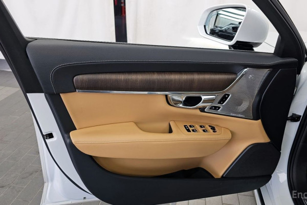 2022 Volvo S90 с пробегом 77 635 км