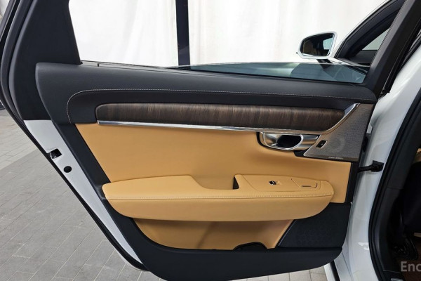 2022 Volvo S90 с пробегом 77 635 км