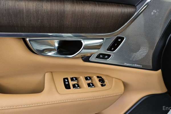 2022 Volvo S90 с пробегом 77 635 км