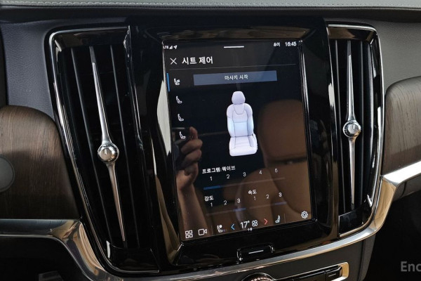 2022 Volvo S90 с пробегом 77 635 км