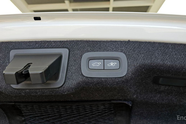 2022 Volvo S90 с пробегом 77 635 км