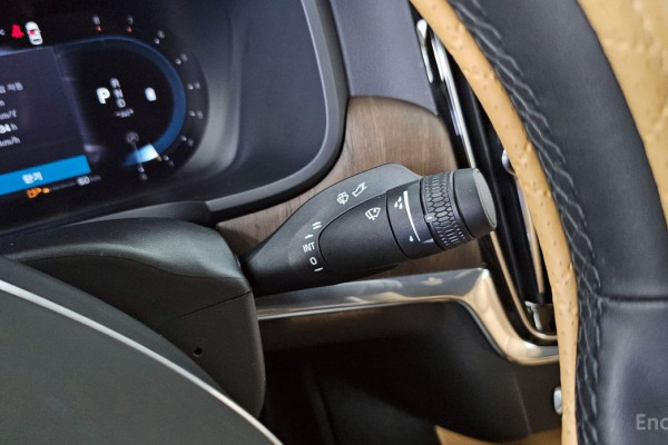 2022 Volvo S90 с пробегом 77 635 км