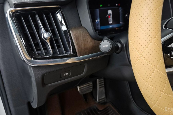 2022 Volvo S90 с пробегом 77 635 км