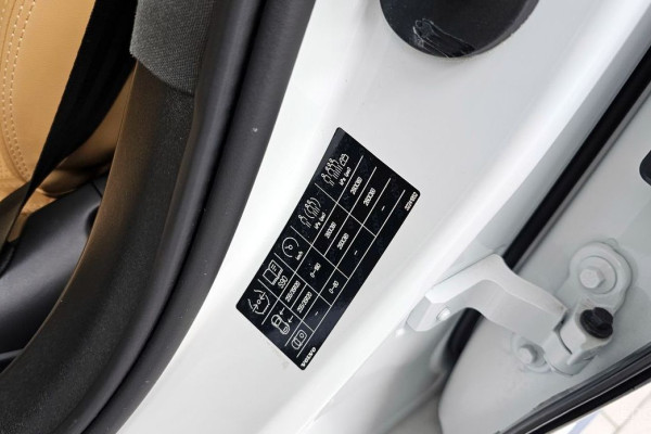 2022 Volvo S90 с пробегом 77 635 км