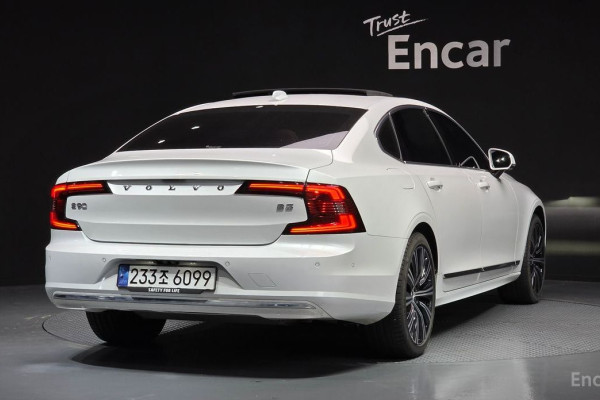 2024 Volvo S90 с пробегом 12 253 км