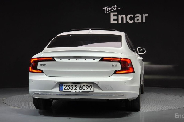2024 Volvo S90 с пробегом 12 253 км