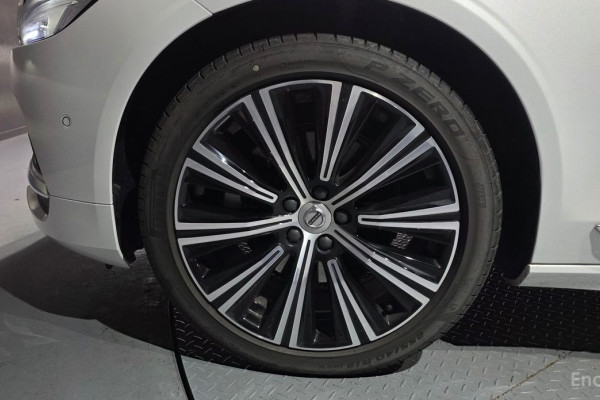 2024 Volvo S90 с пробегом 12 253 км