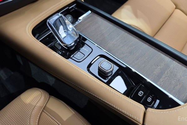 2024 Volvo S90 с пробегом 12 253 км