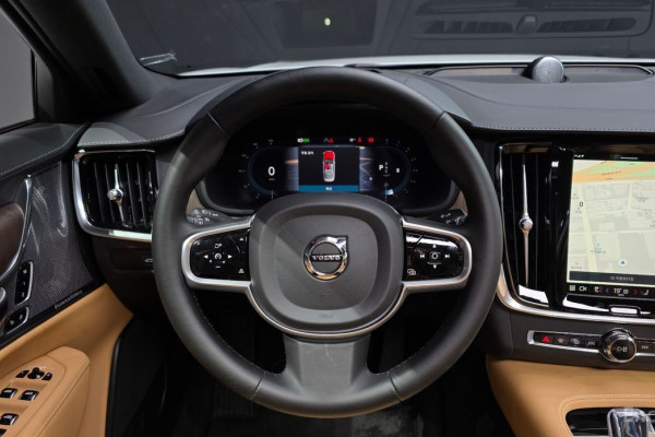 2024 Volvo S90 с пробегом 12 253 км