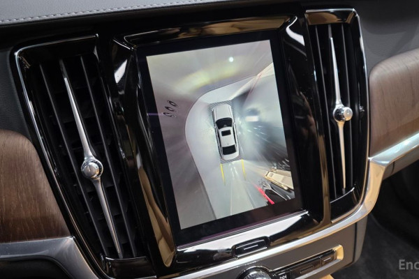 2024 Volvo S90 с пробегом 12 253 км