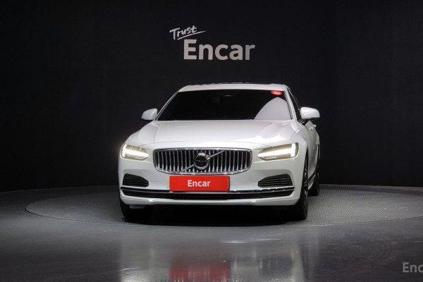 2023 Volvo S90 с пробегом 43 979 км