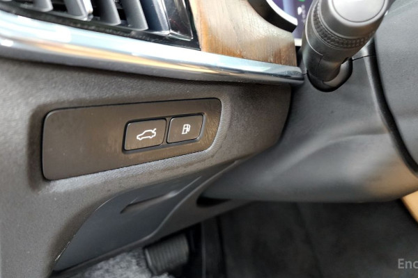 2023 Volvo S90 с пробегом 43 979 км