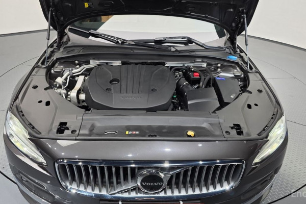 2023 Volvo S90 с пробегом 54 784 км