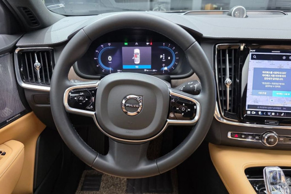 2023 Volvo S90 с пробегом 54 784 км