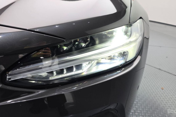 2023 Volvo S90 с пробегом 54 784 км