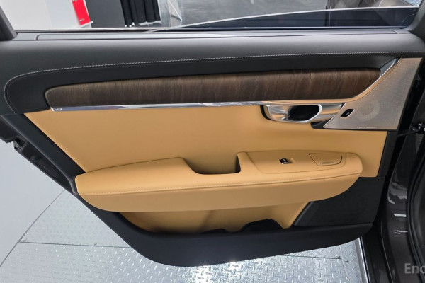 2023 Volvo S90 с пробегом 54 784 км