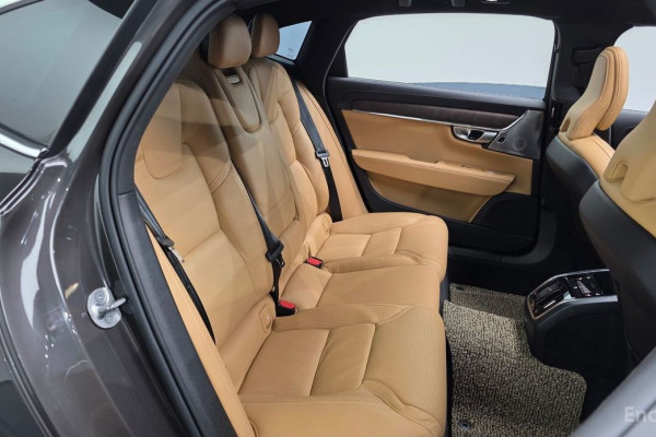 2023 Volvo S90 с пробегом 54 784 км