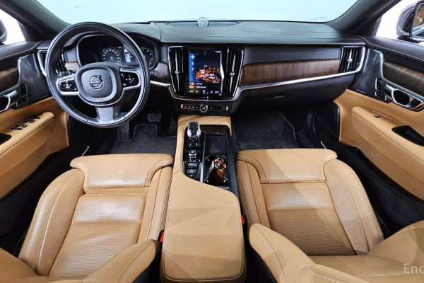 2021 Volvo S90 с пробегом 60 671 км