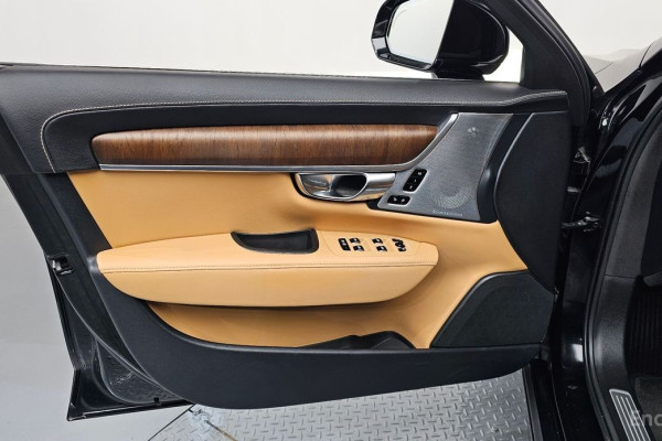 2021 Volvo S90 с пробегом 60 671 км