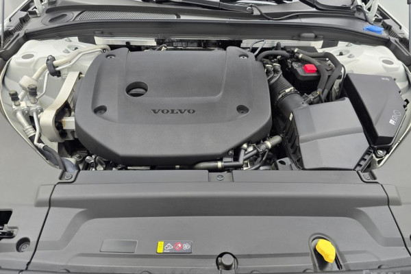 2024 Volvo S90 с пробегом 17 878 км