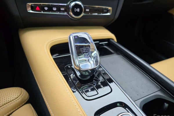 2024 Volvo S90 с пробегом 17 878 км