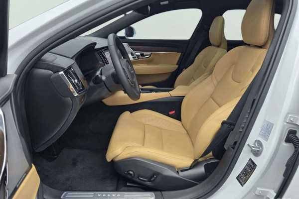 2024 Volvo S90 с пробегом 17 878 км