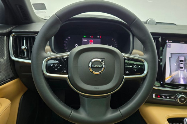 2024 Volvo S90 с пробегом 17 878 км