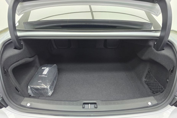 2024 Volvo S90 с пробегом 17 878 км