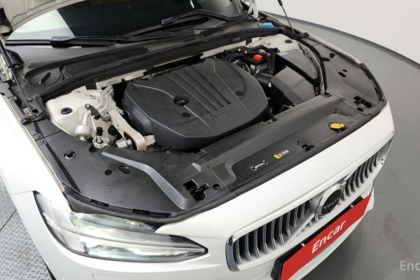 2021 Volvo S90 с пробегом 76 731 км