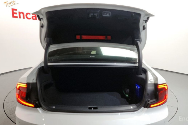 2021 Volvo S90 с пробегом 76 731 км