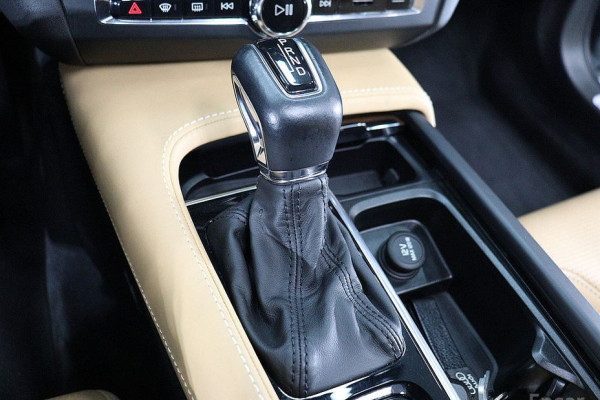 2019 Volvo S90 с пробегом 43 510 км