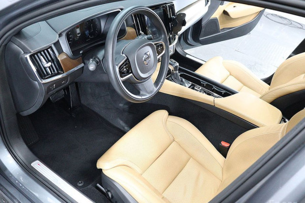 2019 Volvo S90 с пробегом 43 510 км