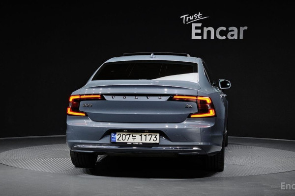 2023 Volvo S90 с пробегом 37 531 км