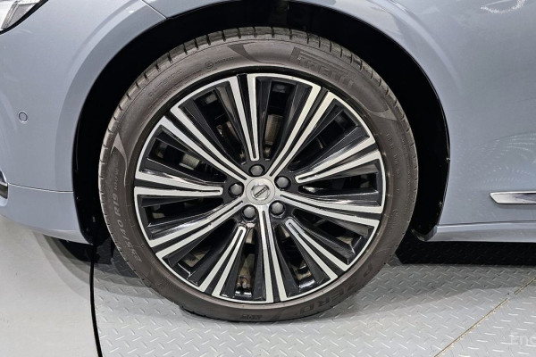 2023 Volvo S90 с пробегом 37 531 км