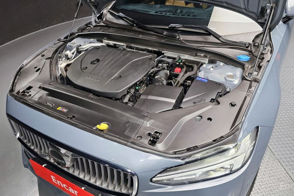 2023 Volvo S90 с пробегом 37 531 км