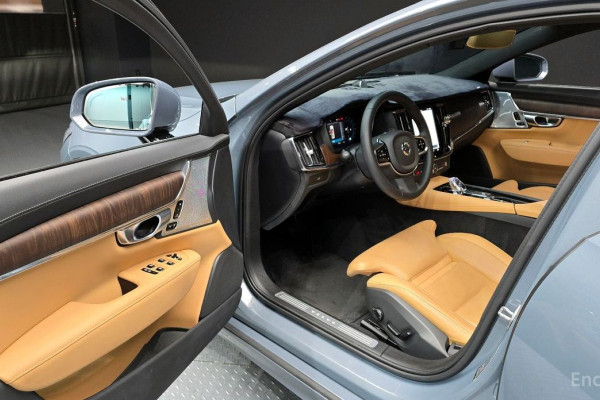 2023 Volvo S90 с пробегом 37 531 км
