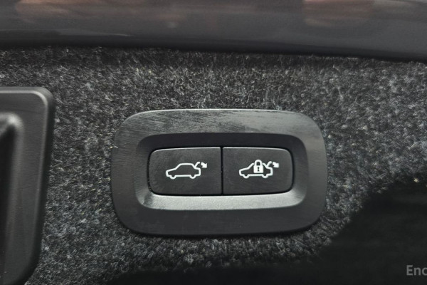 2023 Volvo S90 с пробегом 37 531 км